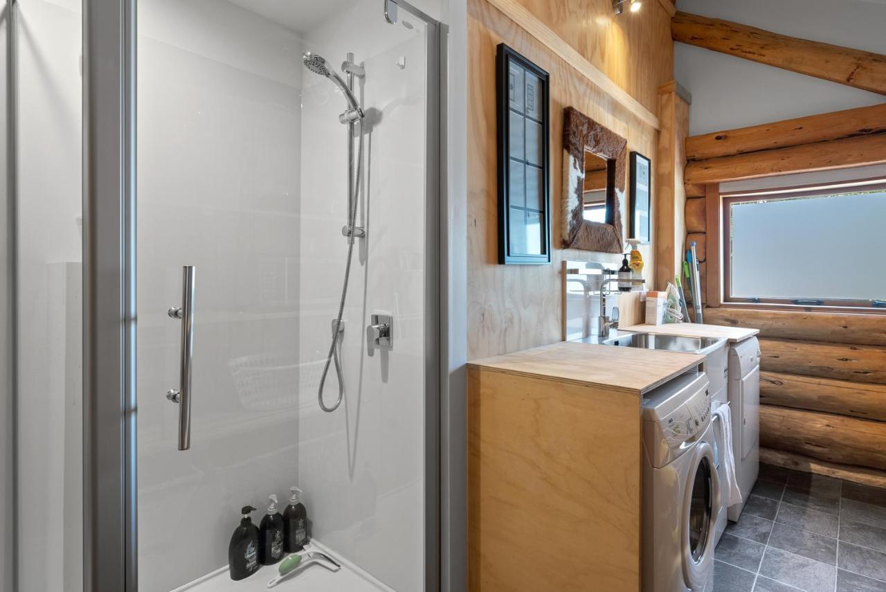 The Log House Villa Wanaka Exterior photo